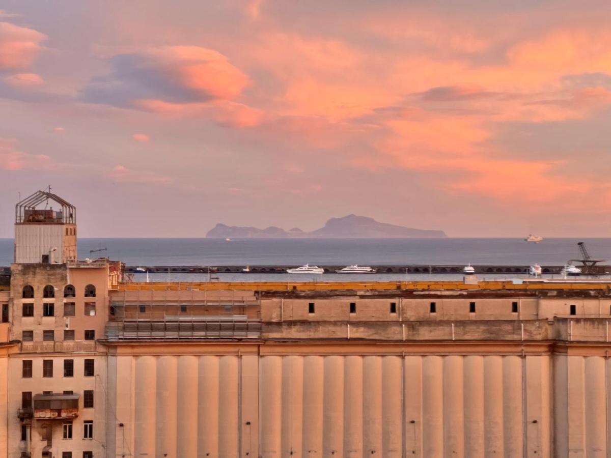 Hotel La Storia E Il Mare Di Napoli Esterno foto
